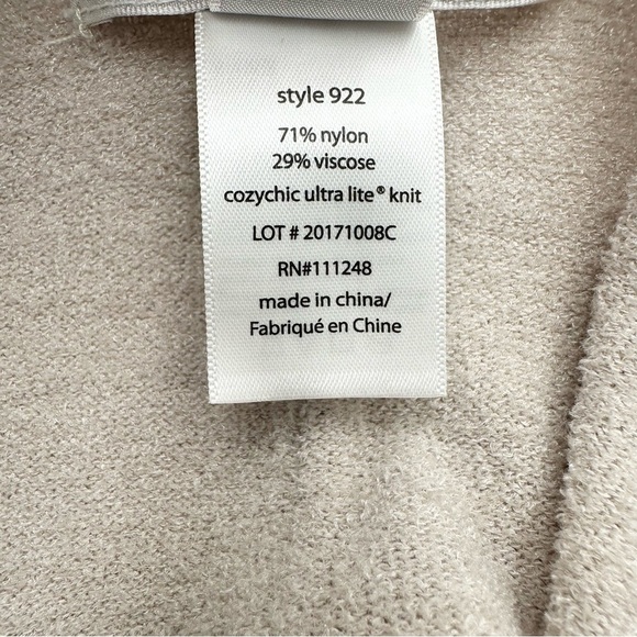 Barefoot Dreams Style 922 Cozychic Ultra Lite Knit Circle Shrug Wrap OS - Picture 8 of 9